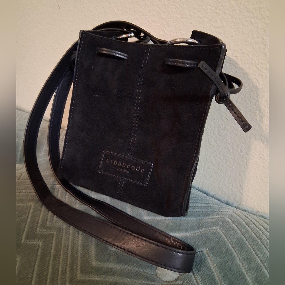 Urbancode London 100% Leather Handbag Black - Picture 7 of 9